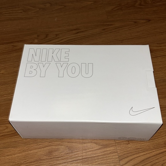 Nike Air Jordan Zoom '92 Men's Sneaker Shoes (White/Black/Gym Red/Wolf Grey - Picture 12 of 12